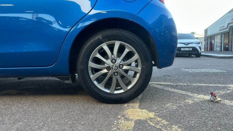 Toyota Yaris 1.33 VVT-i Icon 5dr Petrol Hatchback